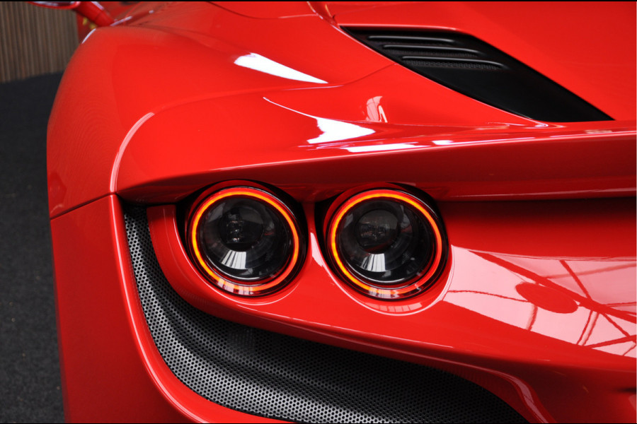 Ferrari F8 Spider 3.9 V8 HELE | Rosso Corsa | Daytona Seats | Passenger Display | CarPlay |