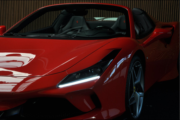 Ferrari F8 Spider 3.9 V8 HELE | Rosso Corsa | Daytona Seats | Passenger Display | CarPlay |