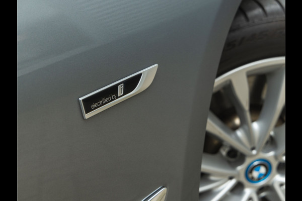 BMW 5 Serie Touring 530e Luxury - Driving Ass Prof - Pano - Comfortzetels - Head-Up - Laserlight