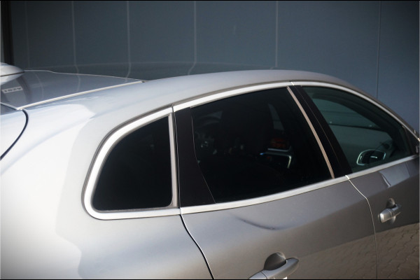Volvo V40 1.5 T3 Polar+ Sport R-Design | Panoramadak | Harman&Kardon | Leer | Camera | Keyless | Led | Trekhaak | Elek. Stoel | Stoelverwarming | Automaat | BTW | NAP | Navigatie | Aut. Airco |