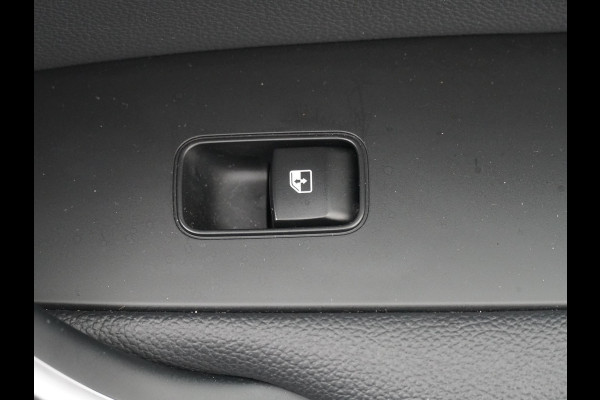 Kia Ceed Sportswagon 1.5 T-GDi GT-Line - Automaat - Panorama dak - Stoel en stuurwiel verwarming - Android Auto/Apple CarPlay - Elektrische achterklep - Fabrieksgarantie tot 02-2029
