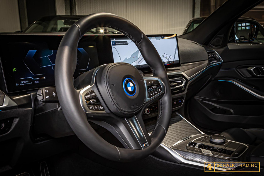 BMW 3 Serie 330E Touring xDrive| M-sport|Pano|Cam|HUD|E-stoel|HIFI
