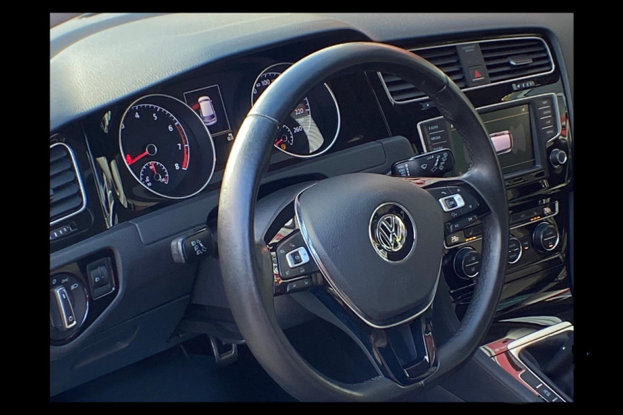 Volkswagen Golf - 1.4 TSi -16V Bad Ass BMT - Navigatie I Airco I PDC I Sport pakket I Dealer onderhouden