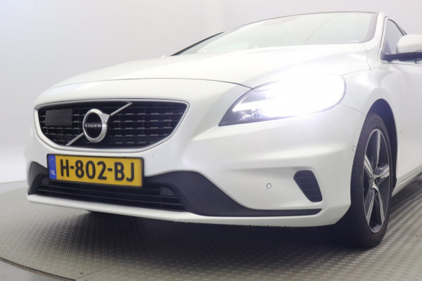 Volvo V40 1.5 T3 R-Design Automaat - Panorama, BLIS, H-K HiFi