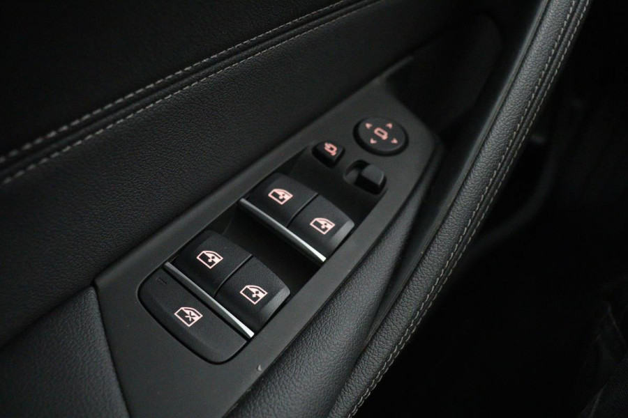 BMW 5 Serie 530e xDrive Executive | Leder | Stoel & stuurverwarming | Carplay | Navigatie | Camera | Keyless | Cruise control | Full LED