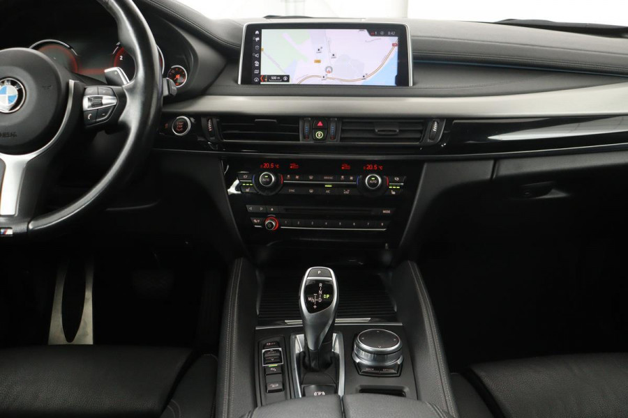 BMW X6 xDrive50i M-Sport | Schuifdak | Head-Up | Stoel & stuurverwarming | Adaptive cruise | Leder | Trekhaak | Navigatie | Memory | Keyless | Full LED | Standkachel