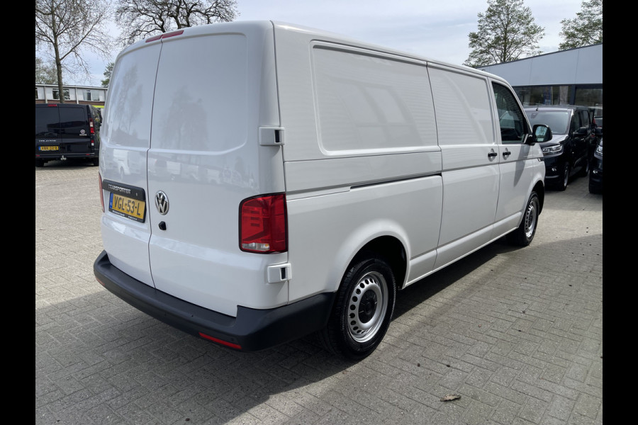 Volkswagen Transporter T6.1 / 2.0 TDI 110pk L2H1 28 Comfortline / vaste prijs rijklaar € 20.700 ex btw / lease vanaf € 366 / airco / achteruit rijcamera / dichte achterdeuren / pdc voor en achter !