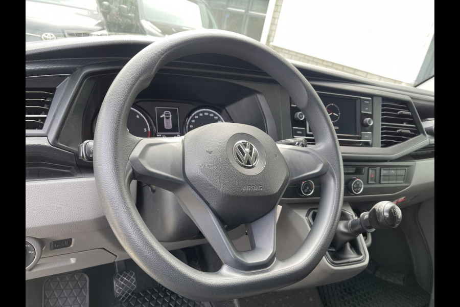 Volkswagen Transporter T6.1 / 2.0 TDI 110pk L2H1 28 Comfortline / vaste prijs rijklaar € 20.700 ex btw / lease vanaf € 366 / airco / achteruit rijcamera / dichte achterdeuren / pdc voor en achter !