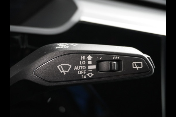 Audi e-tron E-Tron 55 408 PK 95 kWh Quattro S-LINE Leer/Alcantara Audi-Connect Camera Virtual-Cockpit Park-Assist 20"lmv S-Line- Sport-Stoel Led-Achterl. WiFi-ready Connected-Services Apple-Carplay Android Keyless-Go PTC Interieur-Voorverwarming/koeling Electr.-A-Klep Priv.Glass Niveau-regeling(Automatisch) ESP Hill-Hold Rijstrook ESP Drive-Select Chroompakket Priv.Glas Donkere Hemel Dakspoiler Botsherkenning+Waarschuwing AEB Connected-Services Rijstrooksensor Origin.NLse Auto.  Nieuwprijs 95.000,- ! 1800KG trekvermoge