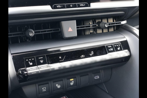 Toyota C-HR 2.0 High Power PHEV 223pk First Edition Bi Tone | Dodehoekherkenning, Elektrische achterklep, Navigatie, Stoel + Stuurverwarming