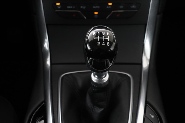 Ford S-Max 1.5 Titanium 7-persoons | Trekhaak | Panoramadak | Stoelverwarming | Full LED | Navigatie | ParK Assist | Carplay