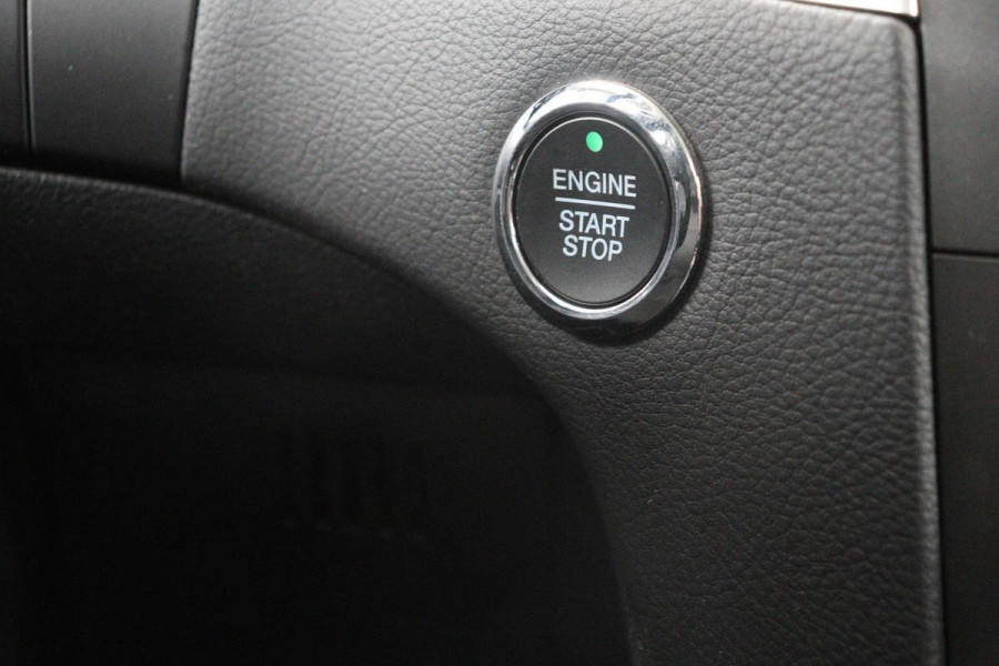 Ford S-Max 1.5 Titanium 7-persoons | Trekhaak | Panoramadak | Stoelverwarming | Full LED | Navigatie | ParK Assist | Carplay