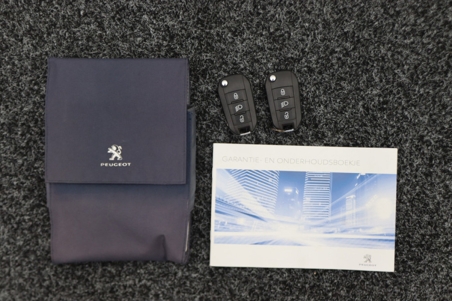 Peugeot Expert 231L 2.0 BlueHDI 180 DC Premium Pack 2x Schuifdeur, Climate, Cruise, Camera, Navigatie, Trekhaak, 17''