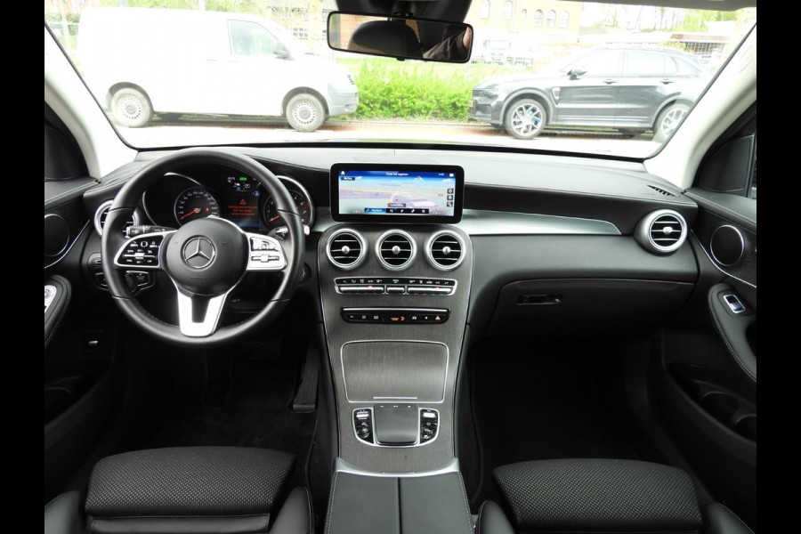 Mercedes-Benz GLC 300e 4MATIC Premium NAVI/CAMERA/LED/18"LMV!