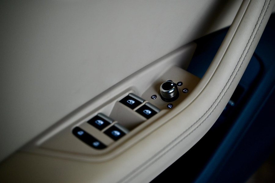 Audi A4 Limousine 35 TFSI Launch edition Business - Virtual Cockpit - Leren Sportstoelen - Ambiance Verlichting - Cruise Control -