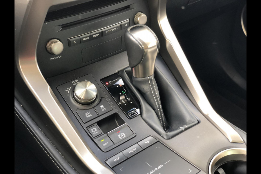 Lexus NX 300h AWD Sport Edition Luxury & Safety Pack | Apple CarPlay/Android auto, Leer, Stoel + Stuurverwarming, Parkeersensoren