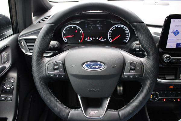Ford Fiesta ST-3 200pk | Winterpack | Achteruitrijcamera | Parkeersensor achter | Panorama dak