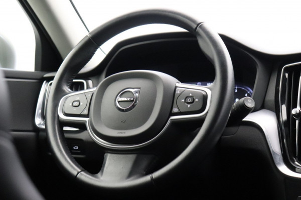 Volvo V60 2.0 D4 Momentum Automaat - Carplay, LED, Digital Cockpit