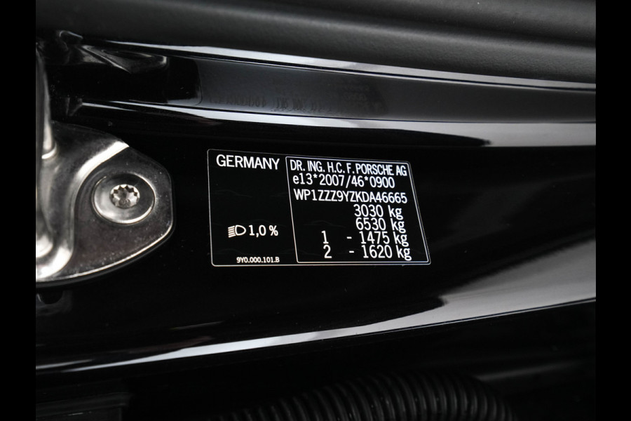 Porsche Cayenne 3.0 E-Hybrid Sport-Chrono-Pack (INCL-BTW) *PANO | CLUB-VOLLEDER | SOFT-CLOSE | MEMORY-PACK | SURROUND-VIEW | FULL-LED | NAVI-FULLMAP | AIR-SUSPENSION | DAB | VIRTUAL-COCKPIT | PDC | CRUISE | SPORT-SEATS | 21"ALU*