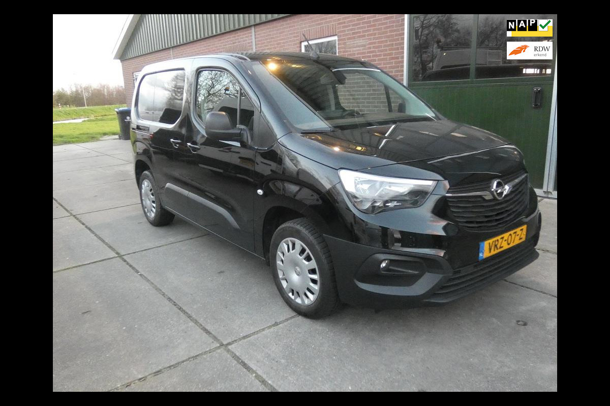 Opel Combo 1.5D L1H1 Edition *130pk* navi/camera* autom*