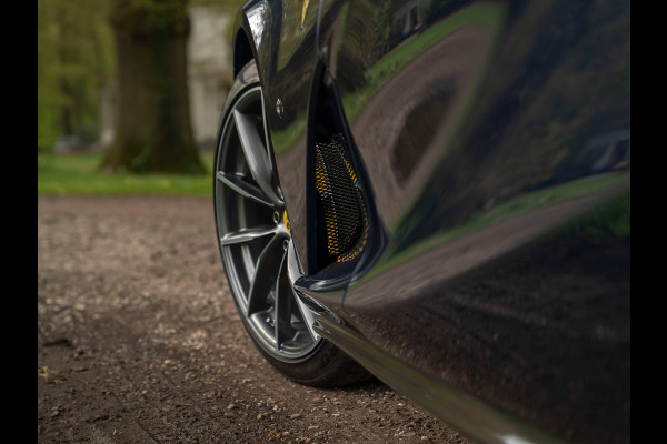 Ferrari 812 GTS 6.5 V12 HELE | Blu TDF | Veel carbon! | 1e eigenaar | Pass. display | 360 cam | NL-auto | CarPlay