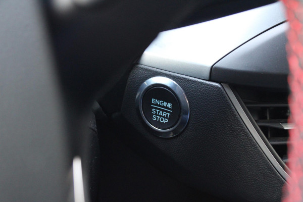 Ford Focus 1.0 EcoBoost Hybrid ST-Line Style 125 pk | Led Koplampen | Achteruitrij camera |SYNC 3 Navi | Apple Carplay/Android Auto |