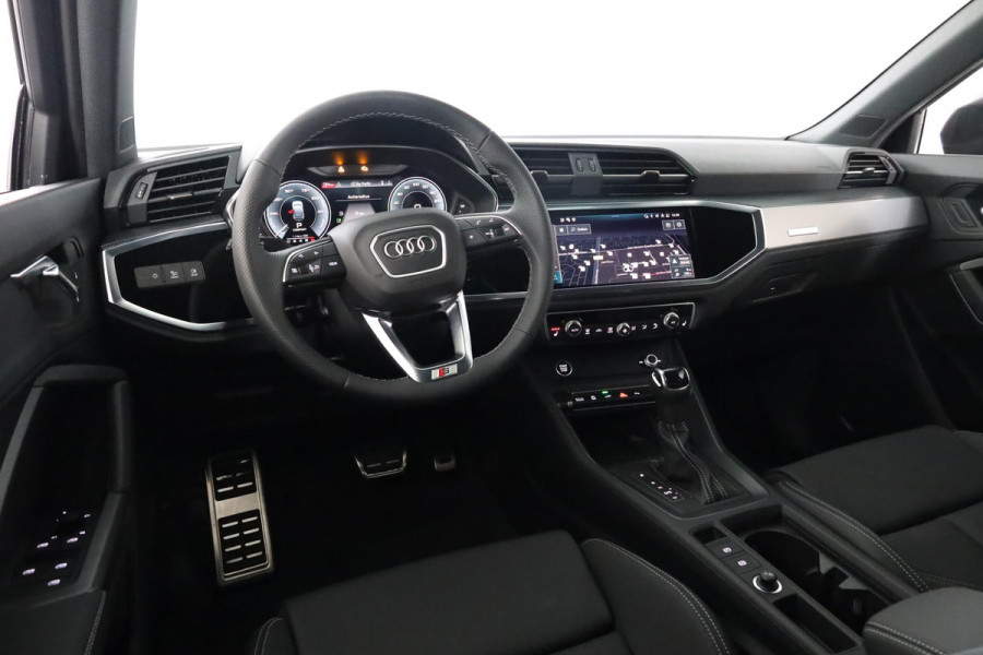 Audi Q3 Sportback 45 TFSI e S Edition 245PK PHEV | Lederen bekleding | 19"LM velgen | Zwart optiek |