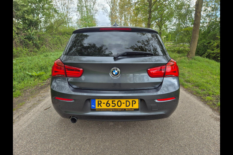 BMW 1-serie 116i Sport Shadow Edition navigatie sportstoelen