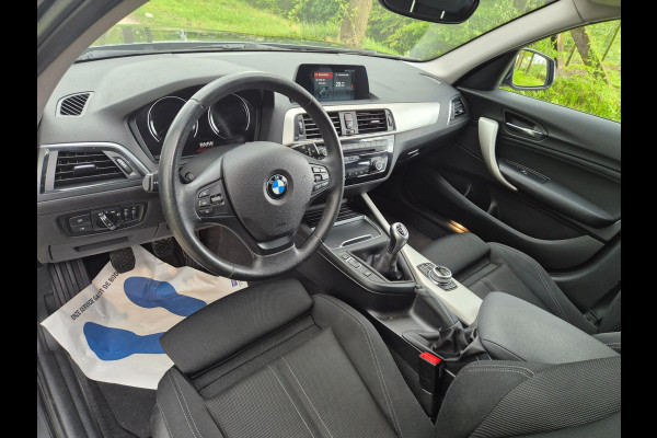 BMW 1-serie 116i Sport Shadow Edition navigatie sportstoelen