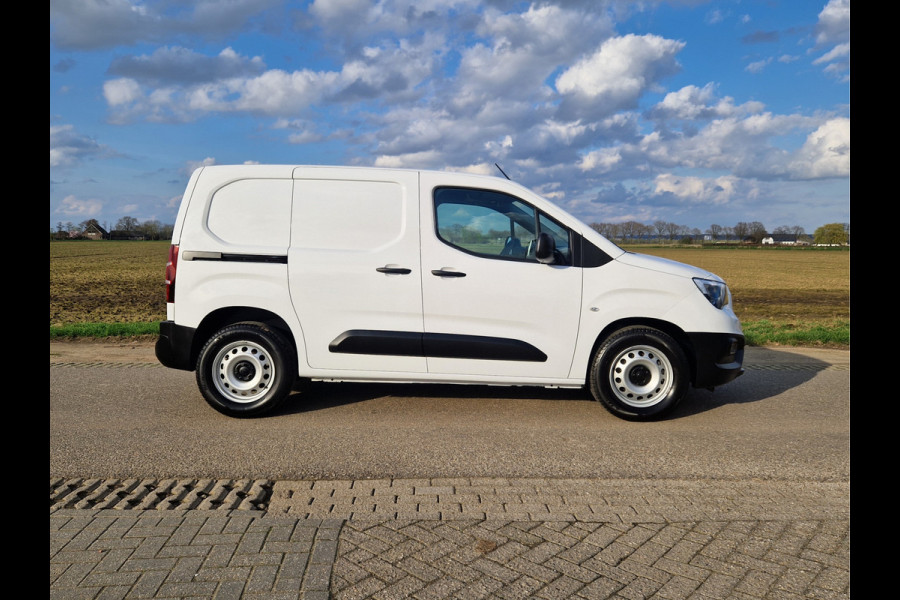 Opel Combo 1.5D L1H1 - 100 Pk - Apple Carplay Android Auto - ParkeerCamera