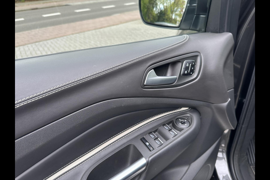 Ford Kuga 1.5 EcoBoost Vignale Panorama|Leder|LED|Keyless|Trekhaak