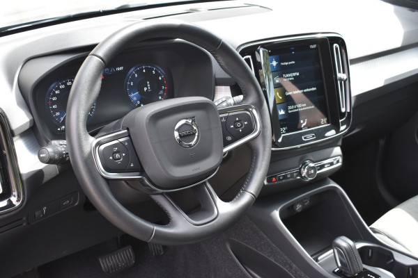 Volvo XC40 T3 Business Pro 164PK | BLIS | AppleCarplay | Keyless | Camera