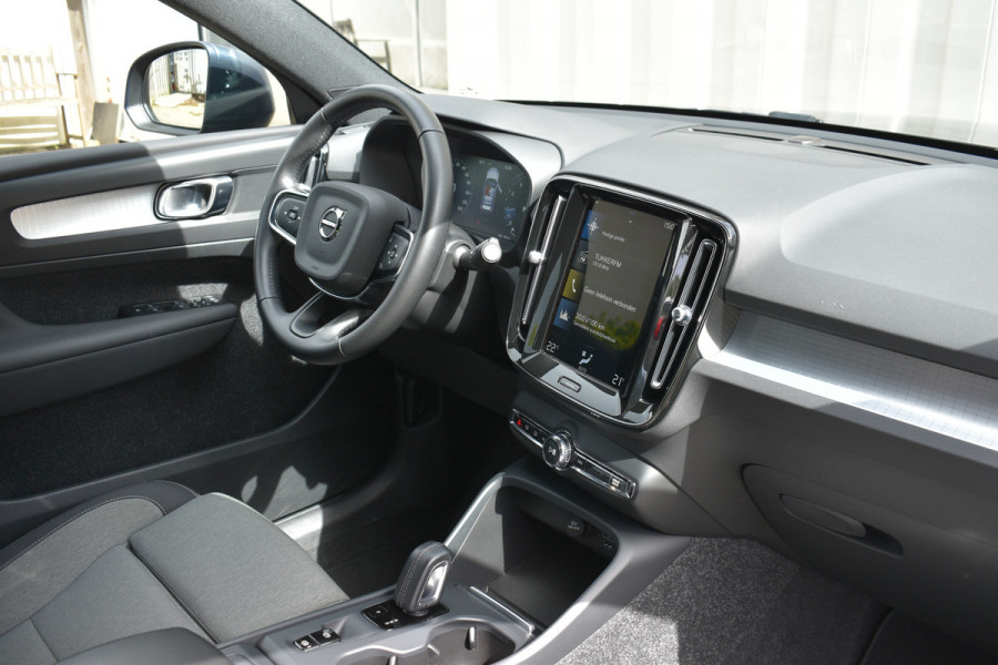 Volvo XC40 T3 Business Pro 164PK | BLIS | AppleCarplay | Keyless | Camera