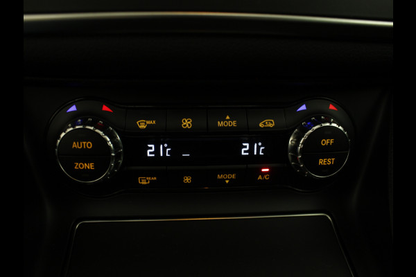 Mercedes-Benz GLA-Klasse 180 AMG Automaat Panorama-Schuifdak | Night Pakket | Navigatie | Stoelverwarming | Cruise control | Ledkoplampen | KeylessGo | CD Speler | (8-inch) TFT-display | | Nu tijdelijk te financiëren tegen 3,90% rente (actie loopt t/m 15-5-2020)