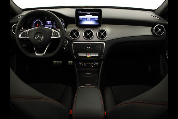 Mercedes-Benz GLA-Klasse 180 AMG Automaat Panorama-Schuifdak | Night Pakket | Navigatie | Stoelverwarming | Cruise control | Ledkoplampen | KeylessGo | CD Speler | (8-inch) TFT-display | | Nu tijdelijk te financiëren tegen 3,90% rente (actie loopt t/m 15-5-2020)