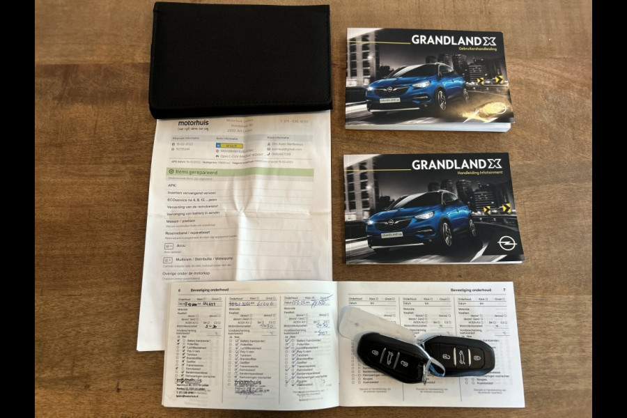 Opel Grandland X 1.2 Turbo 130pk Bns Exec. Camera, Keyless, 18" LMV, Two-Tone