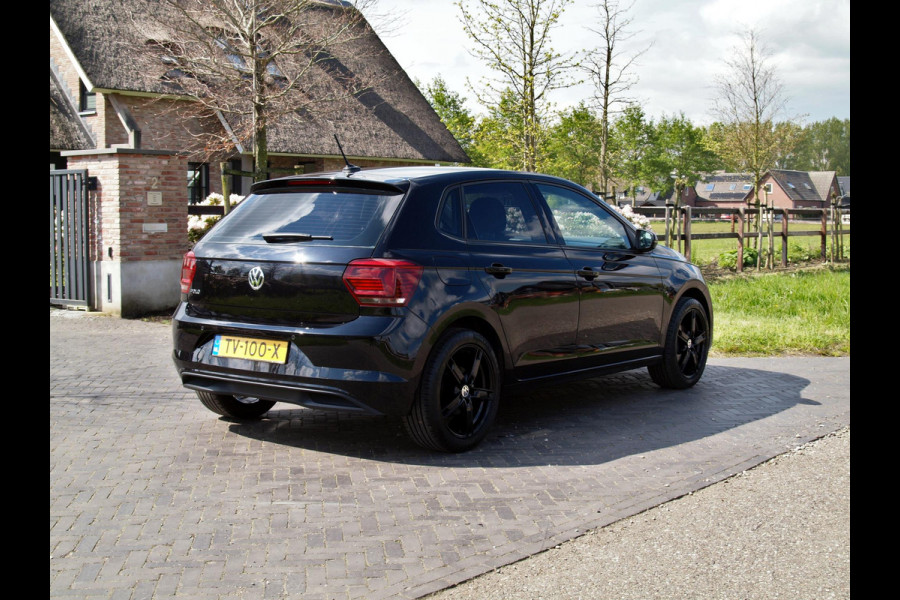 Volkswagen Polo 1.0 TSI Comfortline | Apple Carplay | Navi | Parkeersensoren | 17 Inch | NL-Auto |