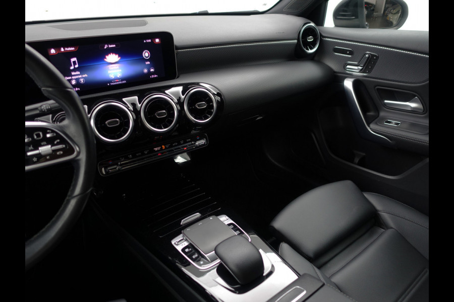 Mercedes-Benz A-Klasse 220 AMG Launch Edition 191pk Aut- Memory Seats I Camera I Park Assist I Leder Interieur I Xenon Led I Keyless