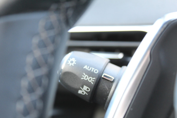 Peugeot 3008 1.6 HYbrid 225 Allure | Navigatie | Camera | BLIS | Stoelverwarming
