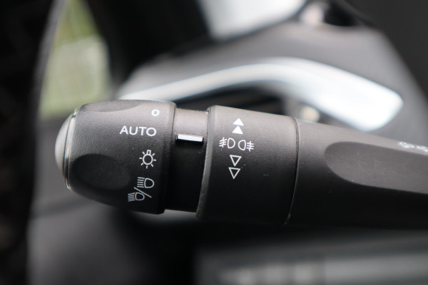 Peugeot 2008 1.2 Allure | Camera | Panoramadak | Carplay |