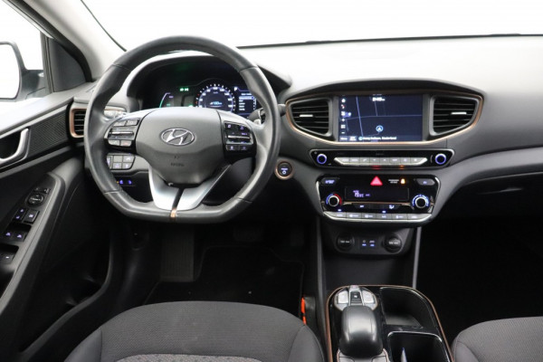 Hyundai IONIQ Comfort EV (13.000,- na SUBSIDIE) - Clima, Camera