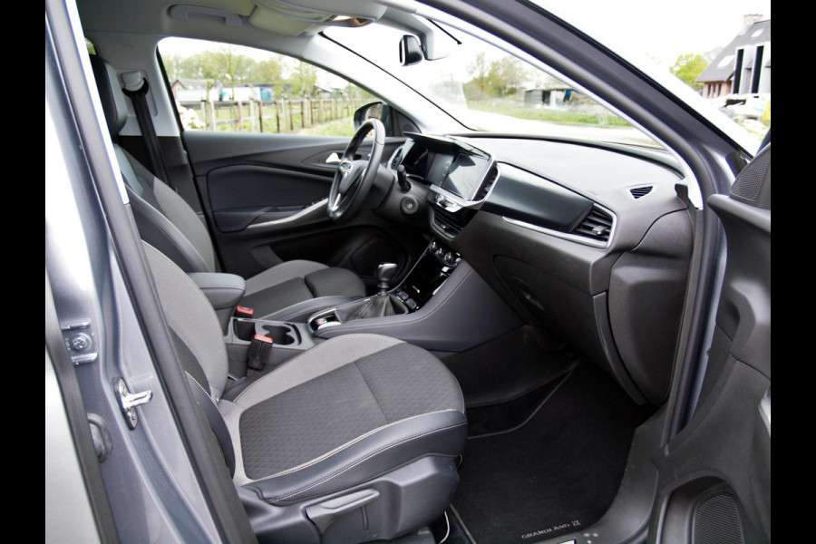 Opel Grandland 1.2 Turbo GS Line | 130PK Elegance | Camera | Apple Carplay | Cruise Control  | NL-Auto |