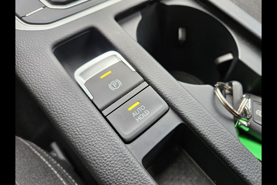 Volkswagen Passat Variant 1.5 TSI Comfortline 150pk | Adaptive Cruise | Camera | Navi | Ergo Comfort | El. Achterklep | Stoelverwarming |