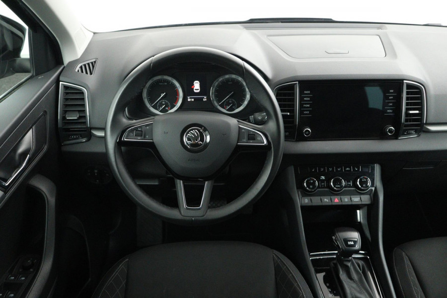 Škoda Karoq 1.0 TSI Ambition Business Automaat (NAVIGATIE, CARPLAY, PARKEERSENSOREN, STOELVERWARMING, 1e EIGENAAR)