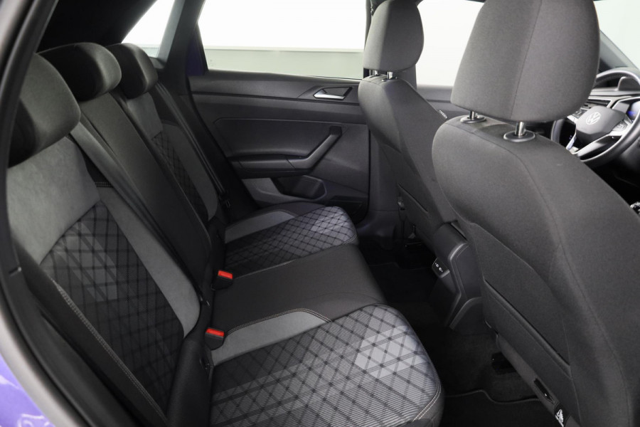 Volkswagen Polo 1.0 TSI R-Line 95 pk | Verlengde garantie | Navigatie | Parkeersensoren | Achteruitrijcamera | Stoelverwarming | R-Line
