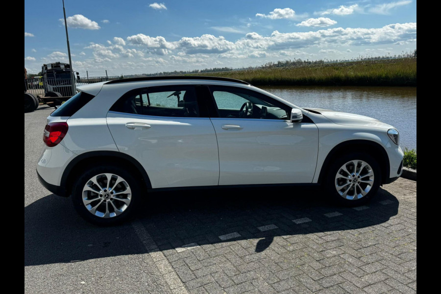 Mercedes-Benz GLA 200 navigatie - cruisecontrole - stoelverwarming