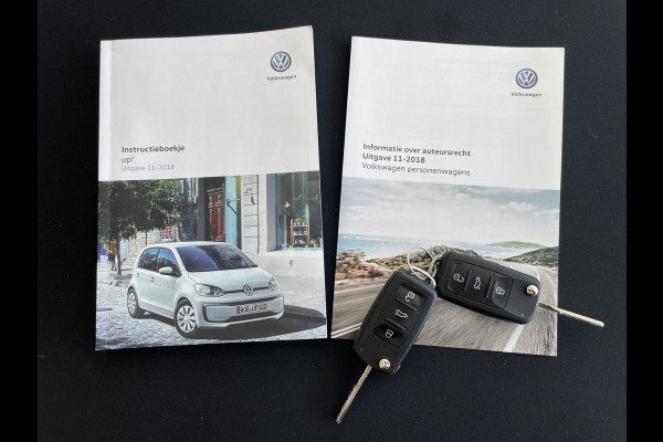 Volkswagen up! 1.0 BMT high up! R-Line Executive pakket Clim.control - Cruise control - Parks.-A - Radio/USB/AUX/TEL - MFL Stuurwiel - ML - LMV - CD+AB - Ramen E-VZ - V-Stoelen VW - Hill Hold