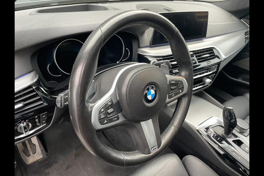 BMW 5 Serie 530e iPerformance | M pakket | Pano | HUD