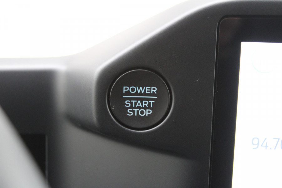 Ford Transit Custom 320 2.0 TDCI L2H1 Trend 136pk - Navigatie - Camera - Trekhaak - LED koplampen - Rijklaar