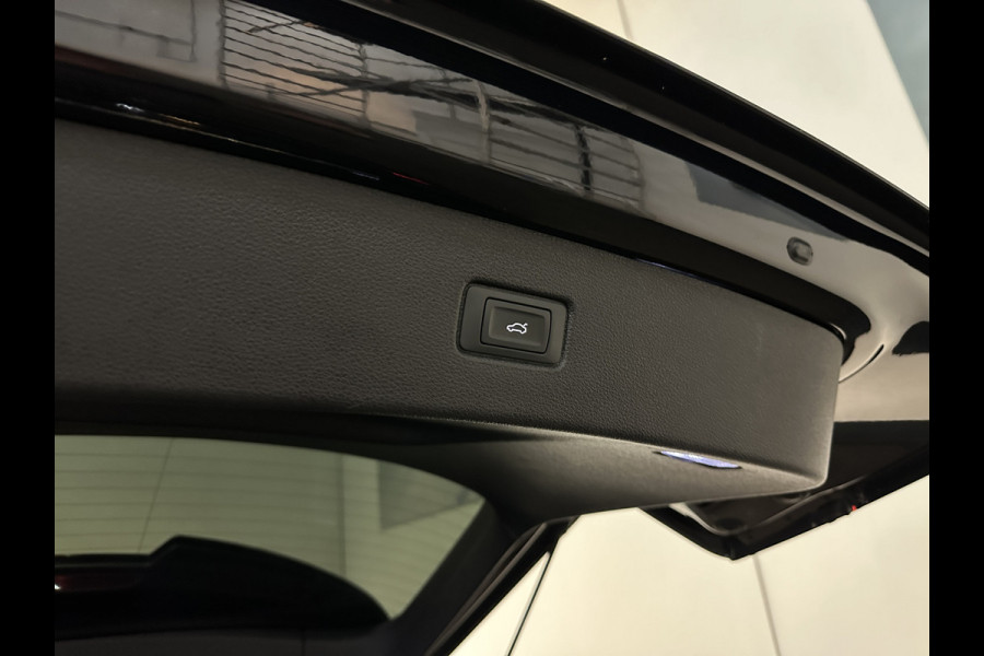 Audi Q7 55 TFSI e S-Line | Panorama | Head-Up | ACC | Leder | Keyless-Go | Carbon | Trekhaak | Luchtvering | Tour-Pakket | Matrix-LED | Virtual-Cockpit | Carplay | Camera | DAB | Stoelverwarming | 3-Zone Clima | Lane Assist.